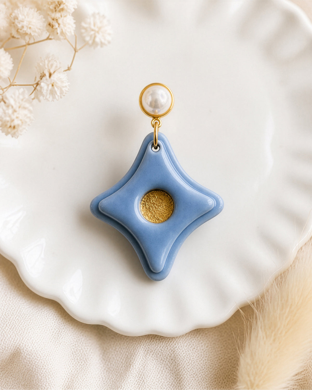 Abstract Dot & Chip Imprint Clay Cutter Set – Detail