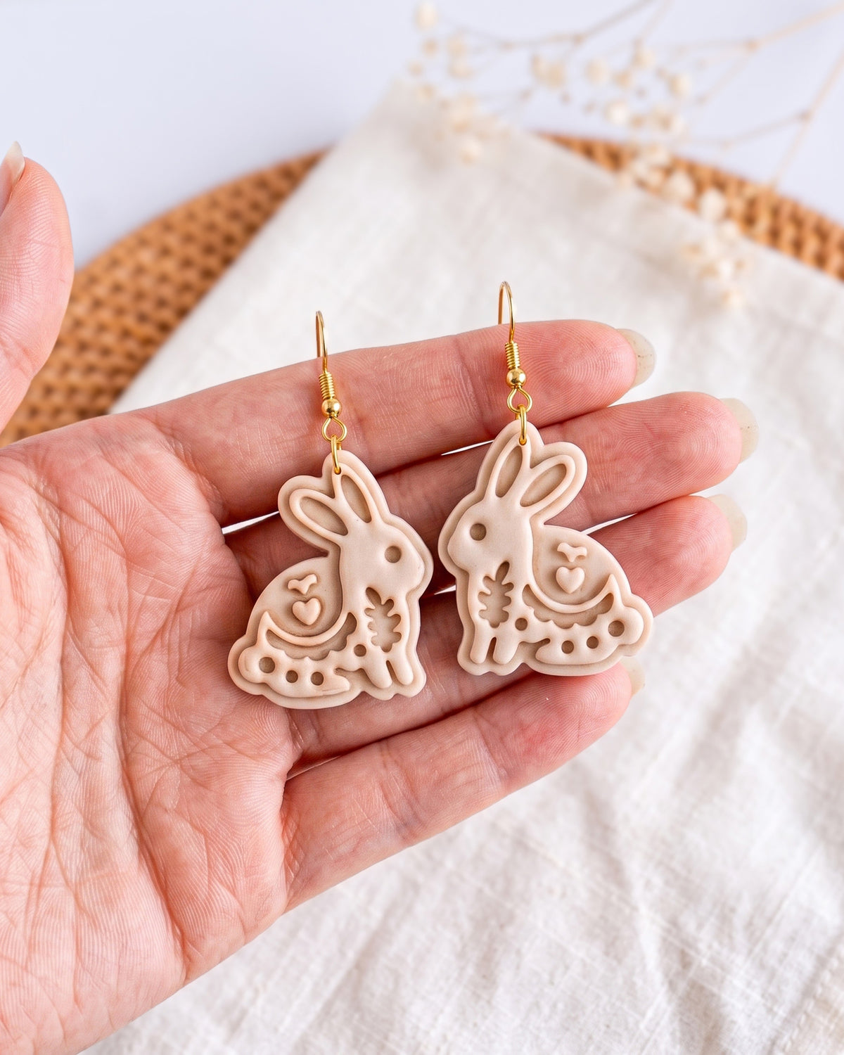 Scandi Folk Bunny Imprint Clay Cutter – Hand Scale