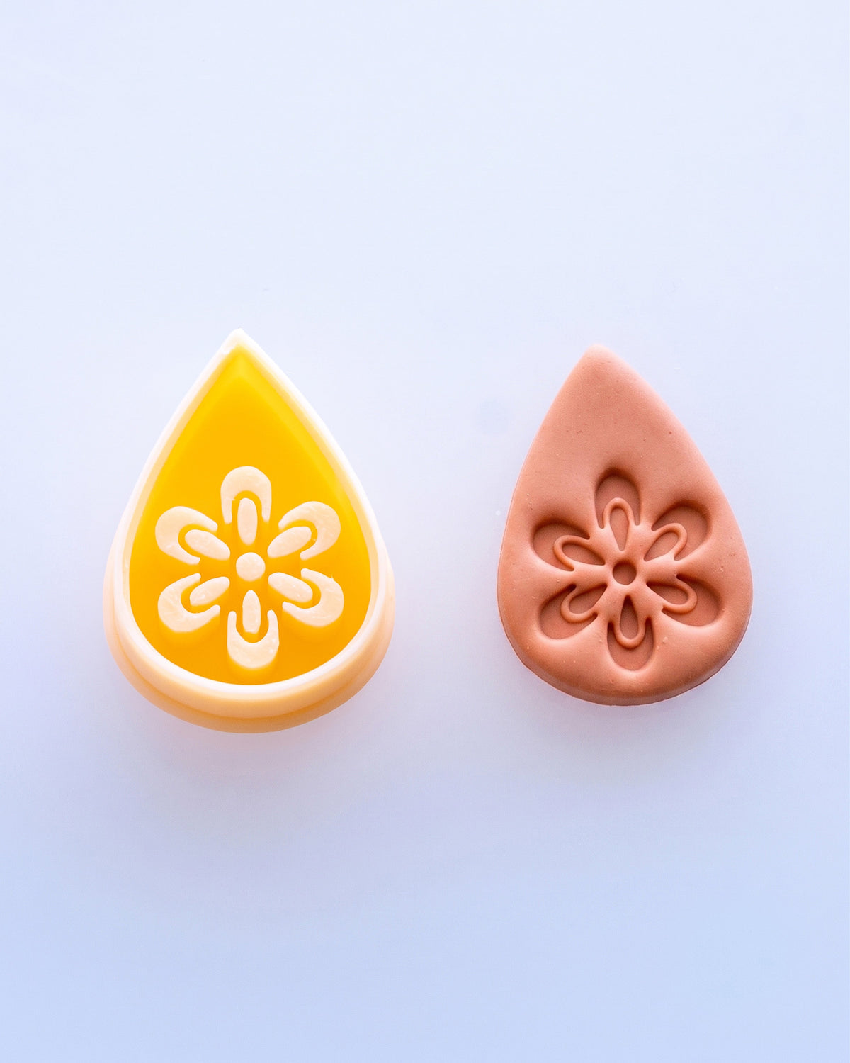 Daisy Drop Floral Imprint Clay Cutter Set – (C) Stamen Daisy