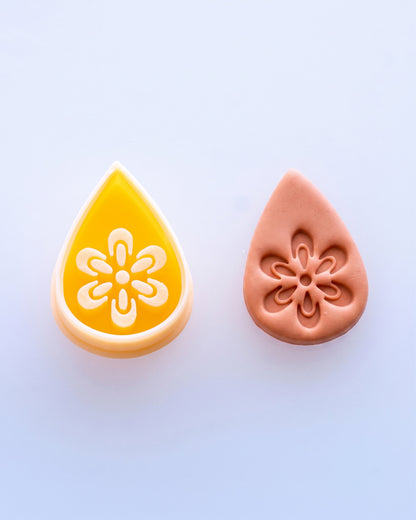 Daisy Drop Floral Imprint Clay Cutter Set – (C) Stamen Daisy