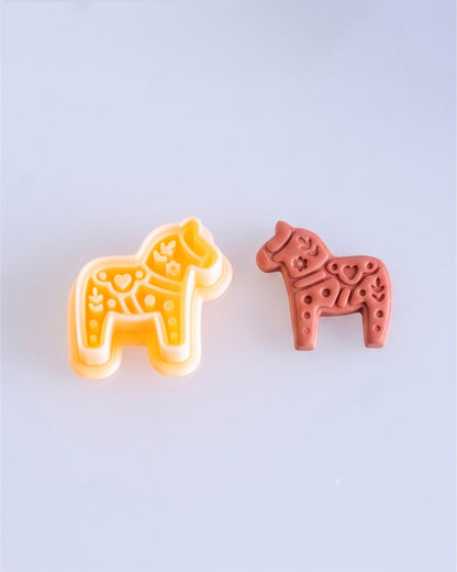 Scandi Dala Horse Imprint Clay Cutter – Process
