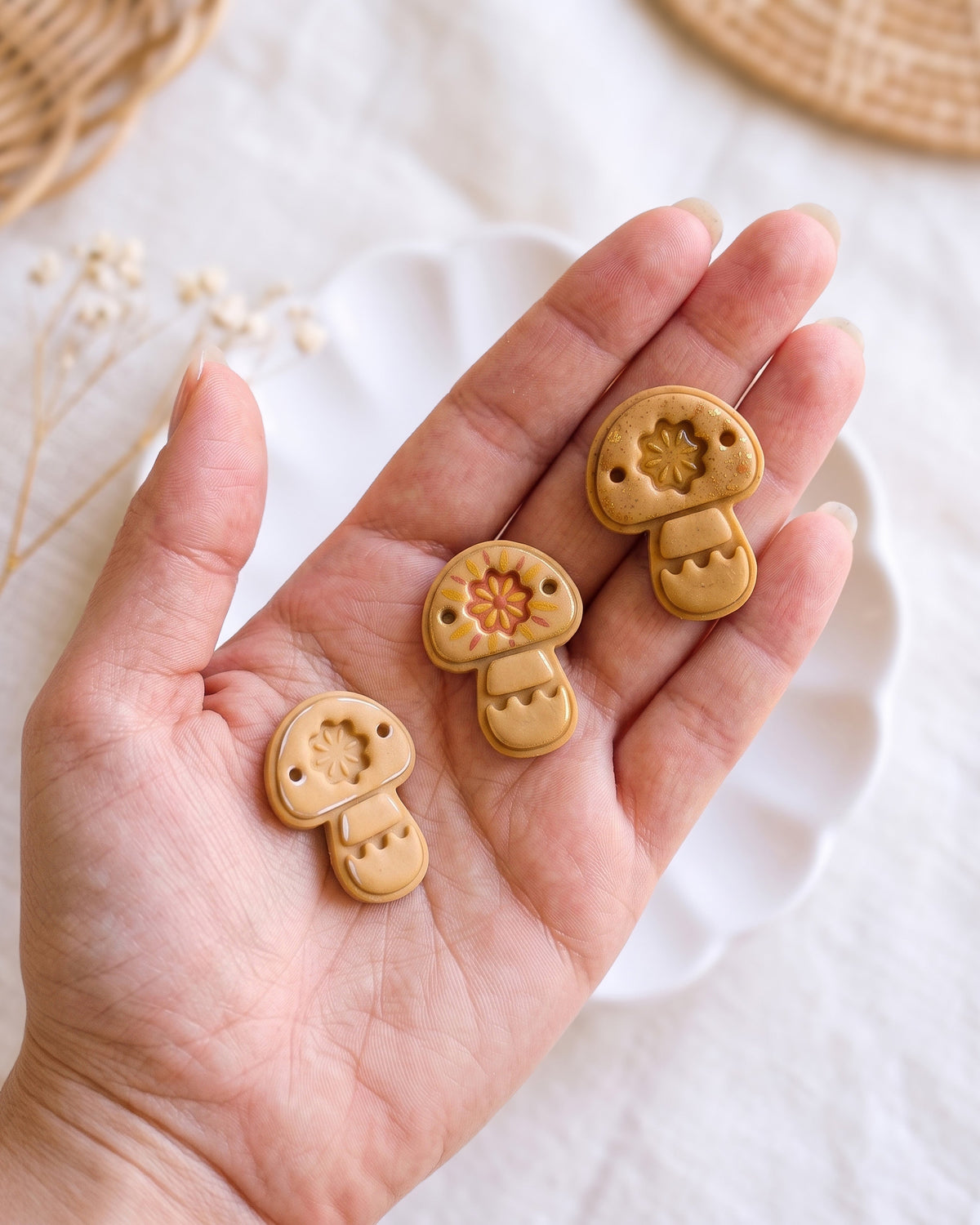 Scandi Folk Daisy Mushroom Imprint Clay Cutter – Hand Scale