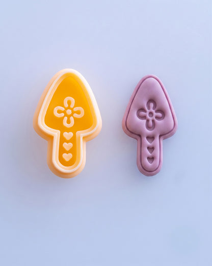 Scandi Folk Heart Mushroom Imprint Clay Cutter – Detail