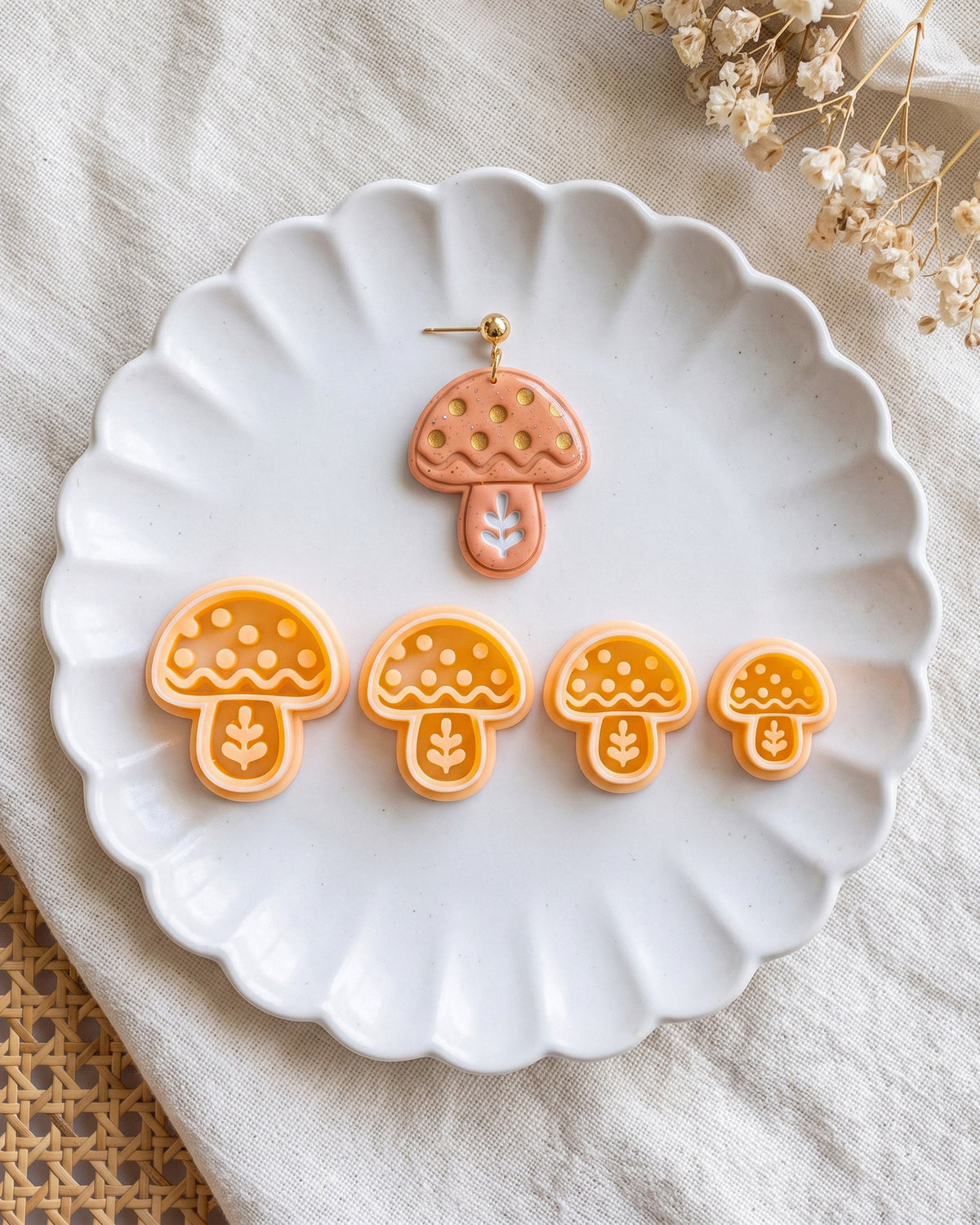Scandi Folk Leaf Mushroom Imprint Clay Cutter – General Product Image