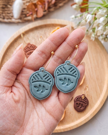 Oak Acorn Imprint Clay Cutter – Lifestyle