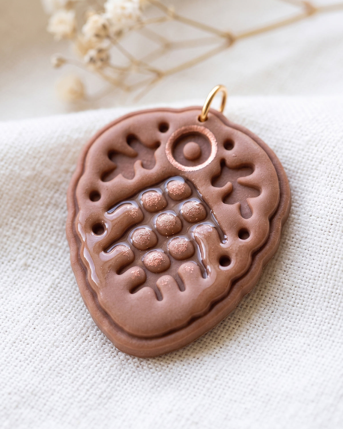 Scandi Folk Pine Cone Imprint Clay Cutter – Detail
