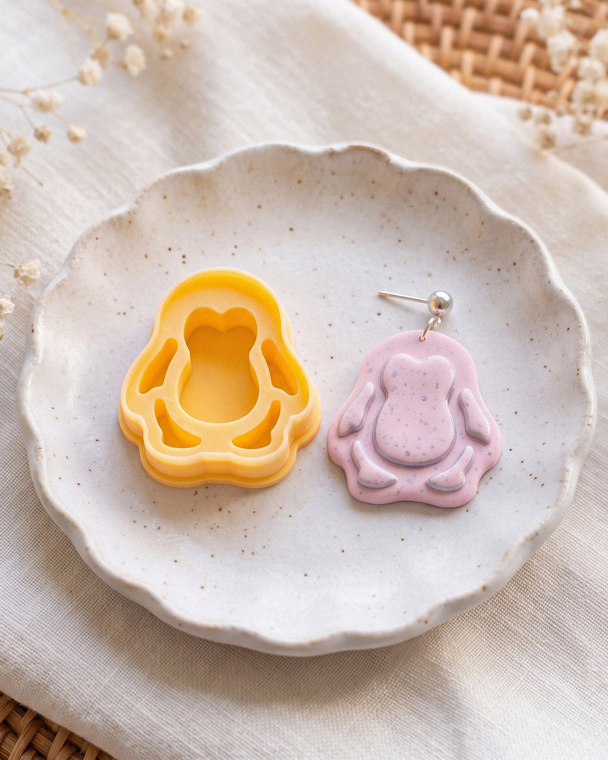 Mini Penguin Clay Cutter – Lifestyle