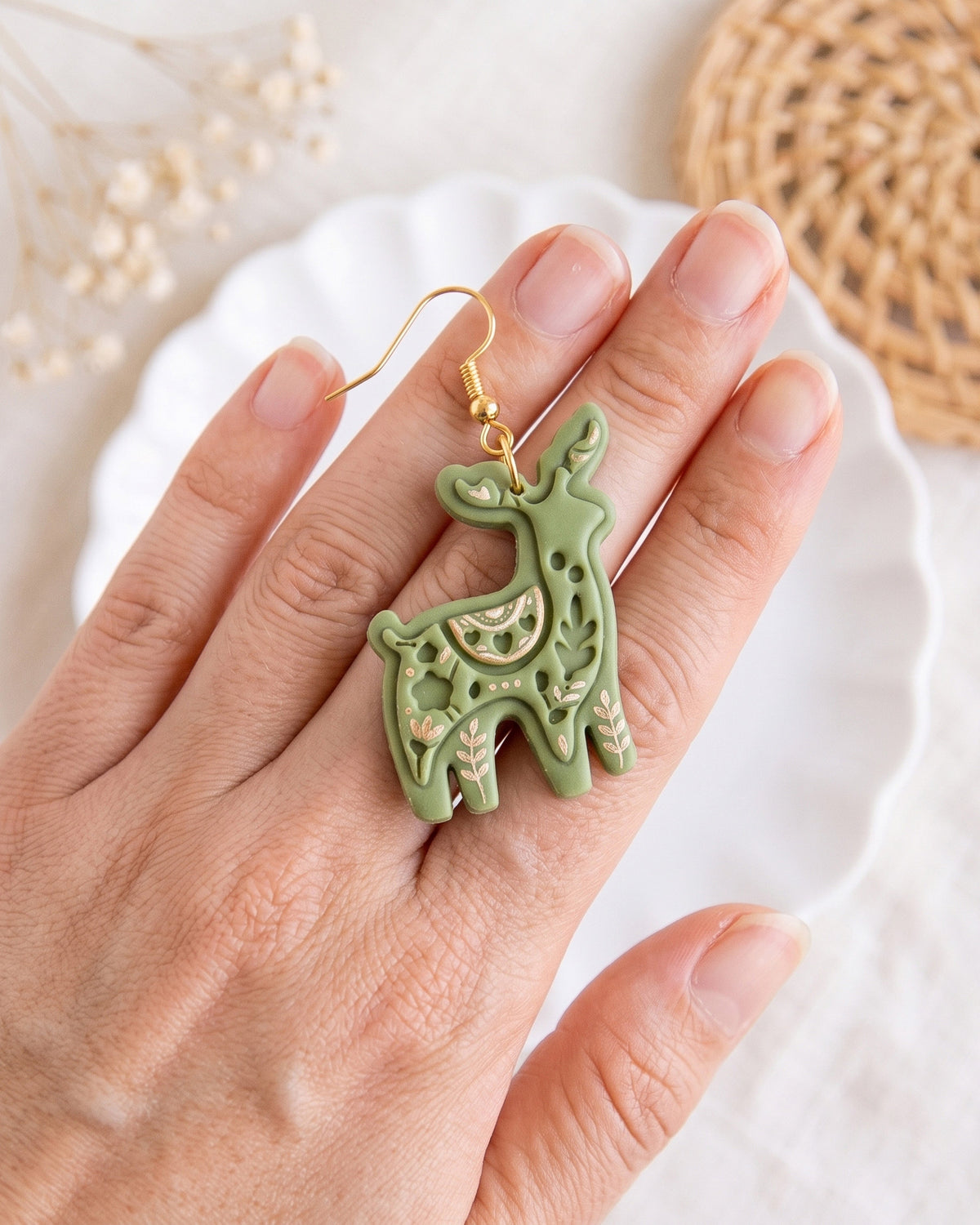 Scandi Folk Reindeer Imprint Clay Cutter – Hand Scale