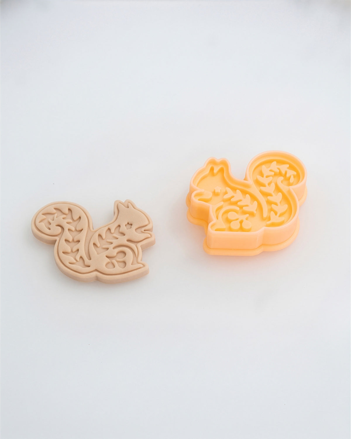 Nordic Squirrel Imprint Clay Cutter – Process