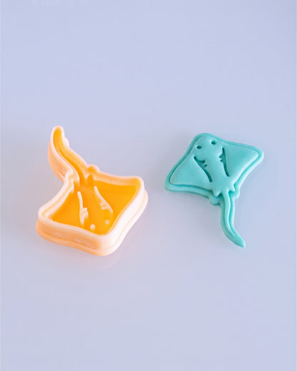 Stingray Imprint Clay Cutter – Process