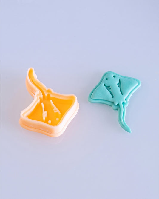 Stingray Imprint Clay Cutter – Process