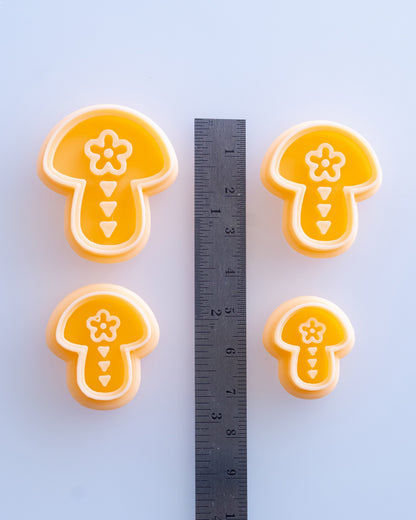 Scandi Folk Tri Mushroom Imprint Clay Cutter – Size Reference