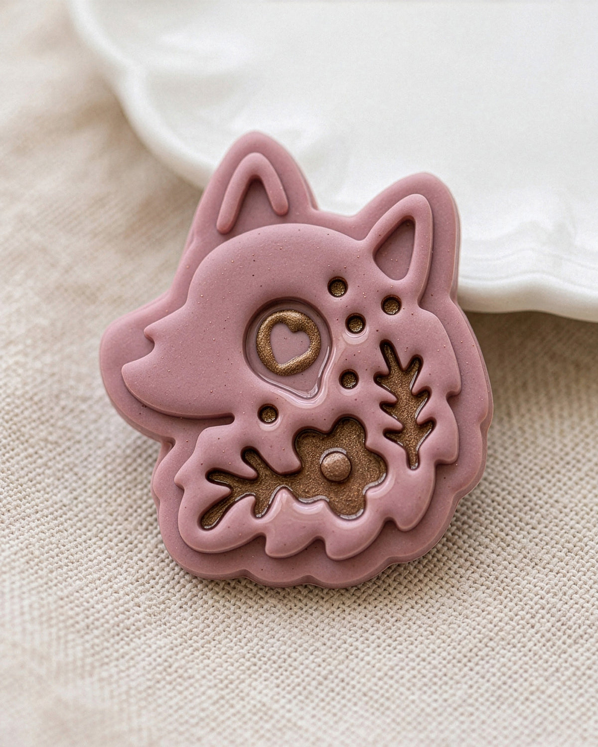 Scandi Folk Wolf Head Imprint Clay Cutter – Detail